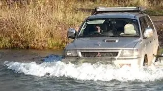 Бешенный трактор Mitsubishi Challenger типа off road. Казахстан
