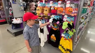 Petsmart Halloween Dog Costumes Peanuts Charlie Brown Snoopy + Fish Tank Decorations