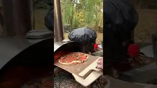 No more ruined pizzas! Sliding pizza peel