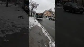 ВОДИТЕЛЬ ПОМОРГАЛ ФАРАМИ! ЛАЗ-Е-183 Б/Н-1537 (17)
