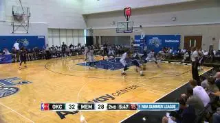 Jarnell Stokes Goes Toe to Toe with Mitch McGary