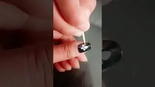 easy nail polish design at home without tools 💅🏻#nailaura #nailart subscribe 👍🏻