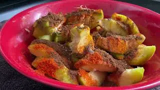 June Plum Curry (ඇඹරැල්ලා ව්&zwj;යාංඡනය)