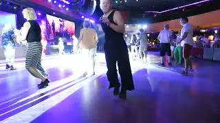 Northern Soul at Benidorm Palace The Signatures performing 