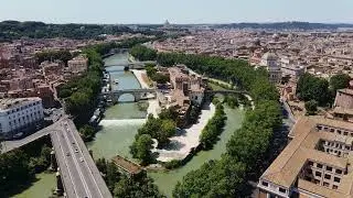 🎥 Guess where we are in Rome?It&rsquo;s not a piazza, not a basilica&hellip; but an island! 🏝️