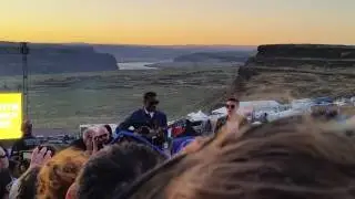 Leon Bridges(w/ Brittni Jessie) - River - Sasquatch 2016