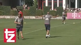 Thiago-Aktion im Training: Pep Guardiola m&auml;chtig sauer - FC Bayern M&uuml;nchen