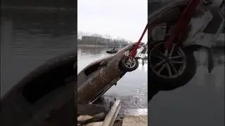Мы нашли украденную машину под водой&hellip; Потом что-то всплыло