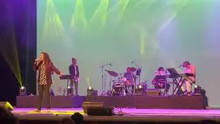David Cavazos canta “Cómo duele”, del maestro Armando Manzanero. Dirigido por Salo Loyo.