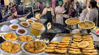Lahori Nashta | Best Halwa Puri In Lahore | Street Food | Pakistan Street Food | New Clipshlip.