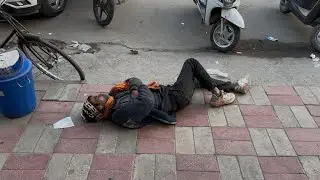 Sharabi Late Gya Store Ke Bahar 🤣