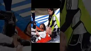 3 people pulling Lisa!! Chaelisa!! #blackpink #kpop #ros&eacute; #lisa #chealisa #shorts
