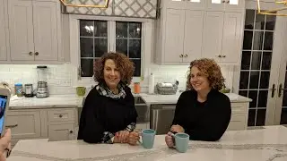 Twin-Sane: The Lynne & Maria Story!!