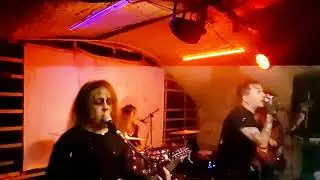 bloody holly and the ricketz