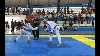 R&ocirc;mulo (Gracie Barra) x Henrique (Pitbull Brothers)
