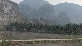 Driving through the majestic Limestone Mountains of Vietnam 🇻🇳 N&ocirc;ng Cống