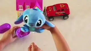 Summer and Stitch opening Kinetic Sand