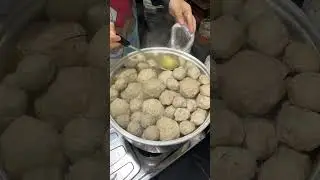 Gak kalah larisnya peminat bakso kuah bening semakin banyak