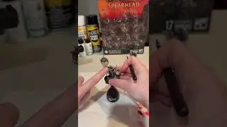 How to paint blood splatter on mini #warhammer #warhammerminiatures #minipainting #miniaturepainting