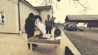 Bygger sandlåda till Bebbe