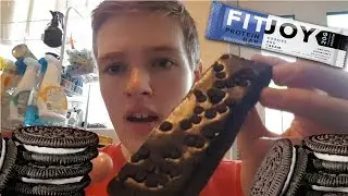 FitJoy Cookies&Cream Protein bar - Review & Taste test!