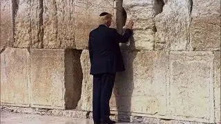 Trump becomes first sitting US president to visit Western Wall