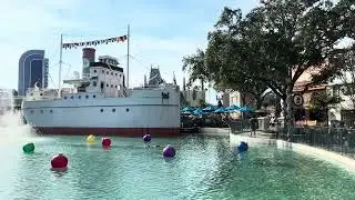 Lake Echo, Christmas songs in Hollywood studios Walt Disney in Florida USA on 5 December 2025