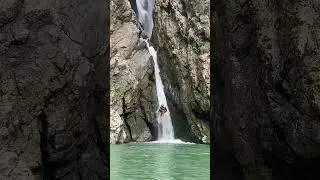 Сила воды. Огромная сила 💪  #extreme #экстрим #canyoning #каньонинг
