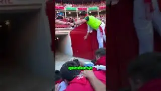 Tradici&oacute;n m&aacute;s peligrosa de Espa&ntilde;a 😱🐂 | &iquest;Te acostar&iacute;as delante de un toro? #shorts
