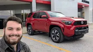 4Runner TRD Sport 2025 года в цвете Supersonic Red