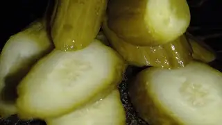 هتعمليه بليل وهتاكليه على طول الخيار المخلل 🥒🥒وسر القرمشه وازاى ناكلو بسرعه السر فى المعلقه🥄🥄🥄
