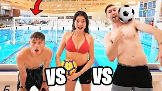 GEKKE ZWEMBAD VOETBAL CHALLENGE!! *Meisje vs Jongen* #338
