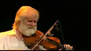 John Sheahan ( The Dubliners ) plays Irish Washerwoman