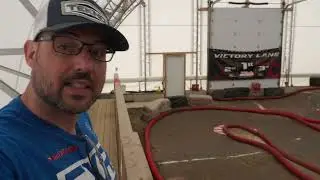 Co pod kopułą? 400 RC Indoor Raceway i izolowane pit stopy