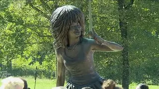 Tina Turner statue unveiled in Brownsville