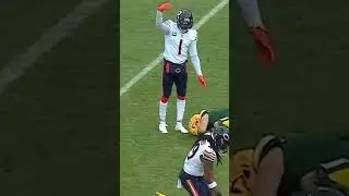 Jaylon Johnson prayed for Christian Watson After Watson suffered an injury! #nfl #bears #packers