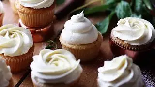 White Chocolate Cupcakes with White Chocolate Frosting Recipe