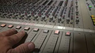 R880