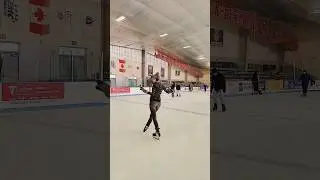 Roller Dancer attempting Ice #newbie  #danceskate #skatergirl #rollerdance #skatedaily #rollergirl