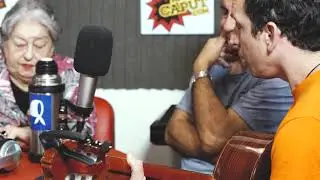 Juan Quintero con Hebe de Bonafini - Por ellos canto