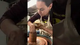 Brown clay throwing a cylinder to make a mug 266 standard brown clay ￼