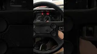 Primeira partida do dia Volkswagen Apollo GL com painel adaptado com conta-giros e injetado MI 1990.