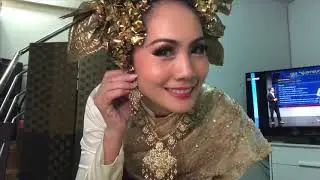Thai dancing at home  2020 Social Distancing Covid-19 , stay home Stay positive