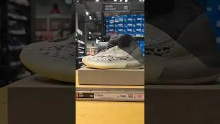 Siam Premium​ Outlet​ #adidas #yeezy #outlet​ #walkingtour​ #เอาท์เลต​ #รองเท้า #รองเท้าผ้าใบ