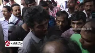 Atlee pays Last respects to Lyricist Na Muthukumar