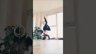 /STRONG NECK = HEALTHY NECK/ Flow with me, let&rsquo;s get stronger together 🫶🏽 #strengthtraining