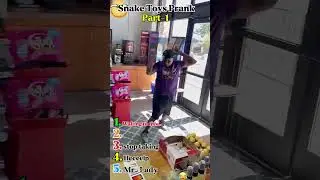 HILARIOUS Fake Snake Scare Prank! 🐍💀#SnakePrank #FunnyPrank #ToySnake #PrankWars #ViralPrank