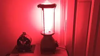 Neon obstruction light on full power