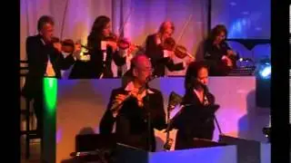 Nianell - How Beautiful Love Can Be (Live)