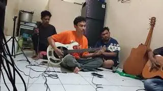 NAFF TERENDAP LARAKU COVER  BY SEELAKUSTIK (Tongkrongan Bapa_bapa sesi LATIHAN) 